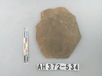 藏品(灰褐色細砂陶片)的圖片